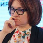 Люди берут значительно больше кредитов и долгов, чем могут обслуживать, согласилась председатель ЦБ Эльвира Набиуллина