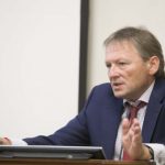 титов ожидает падения курса рубля из-за притока капитала инвесторов