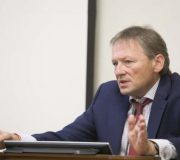 титов ожидает падения курса рубля из-за притока капитала инвесторов