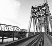 похитили заброшенный железнодорожный мост через реку умба