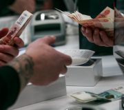 у россиян растет долговая нагрузка