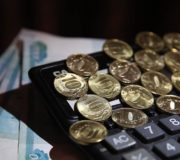 Назван средний размер долга жителей РФ перед банками