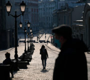 Россиянам предложили раздать деньги просто так