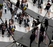 В Токио и еще шести префектурах Японии до 6 мая объявлен режим чрезвычайного положения