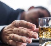 У микрофинансовой организации похитили 4 млн, напоив арбитражного управляющего