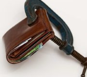 Внесудебное банкротство предложили сделать доступным для пенсионеров