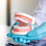 Стоматолог-протезист