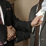 судят за посредничество при подкупе