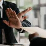 финансовый управляющий вправе воздержаться от оспаривания сделок